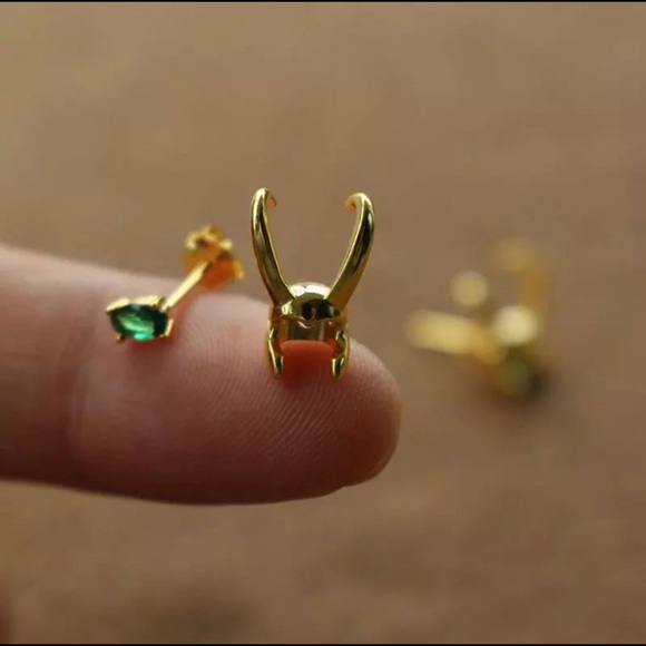 Marvel’s Loki Gold Plated Helmet and Green Crystal Stud Earrings - Picture 3 of 4